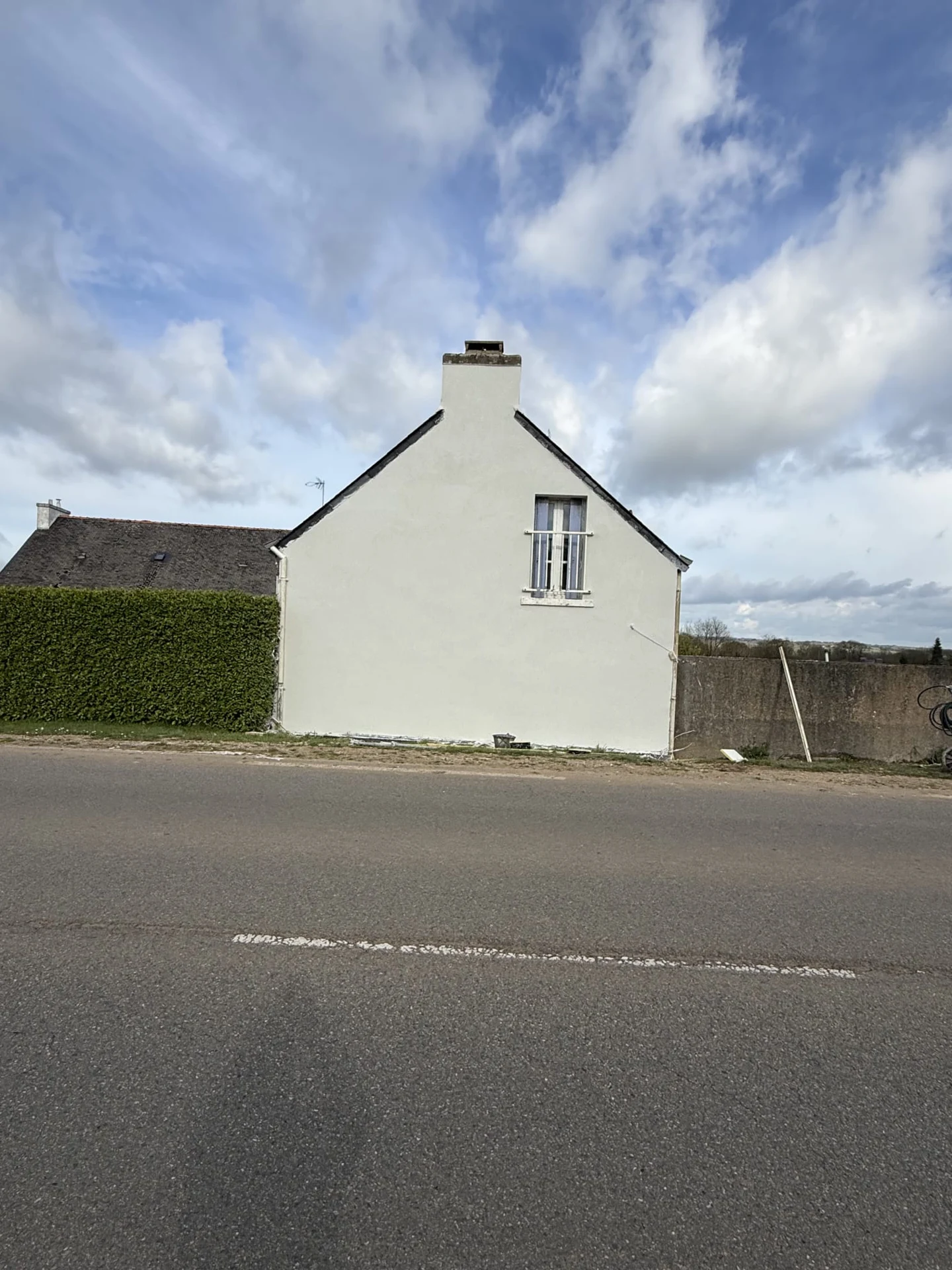 Façade de maison après enduit — chantier 4, Finistère sud