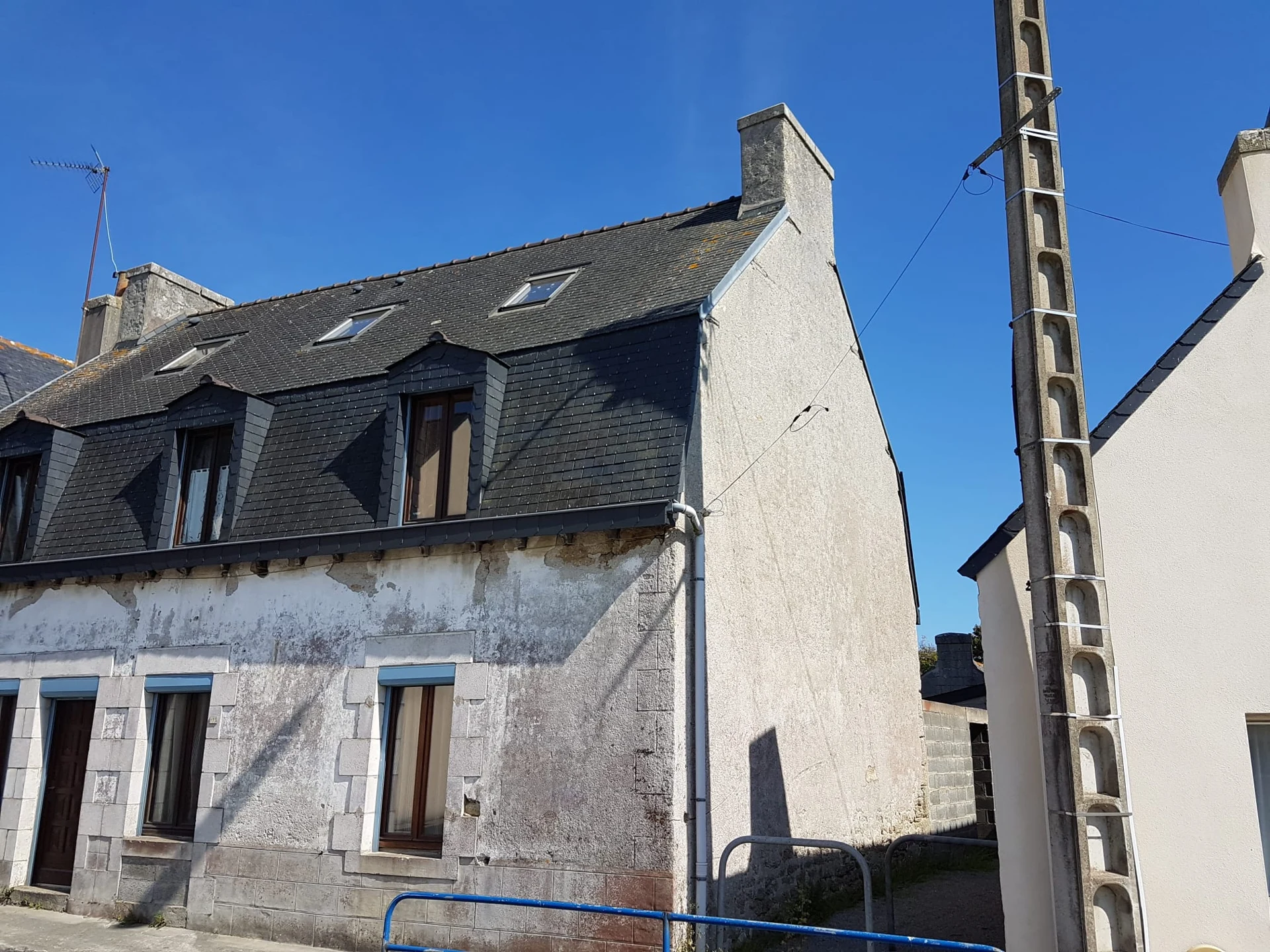 Façade de maison avant enduit — chantier 1, Finistère sud