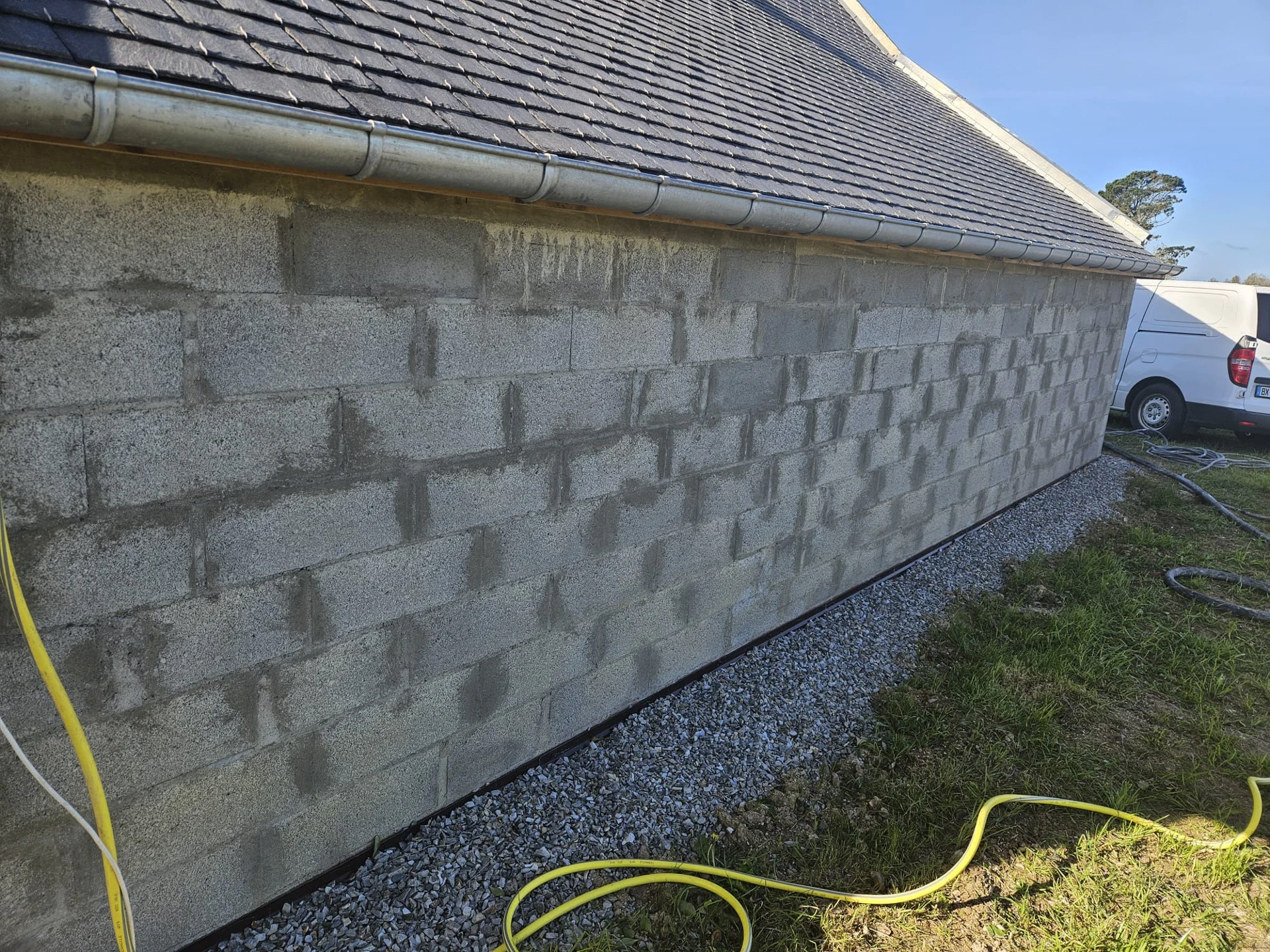 Façade de maison avant enduit — chantier 2, Finistère sud