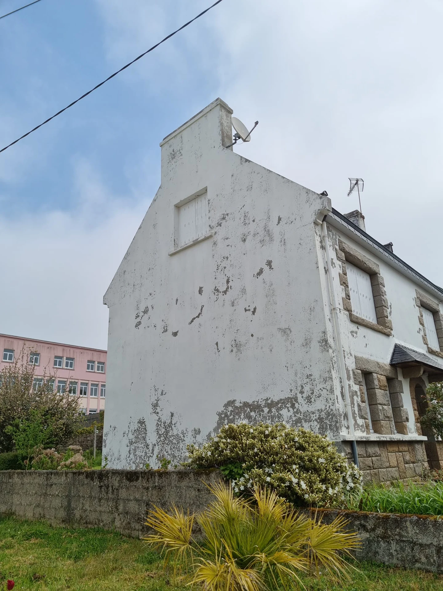 Façade avant ravalement — chantier 2, tout le Finistère