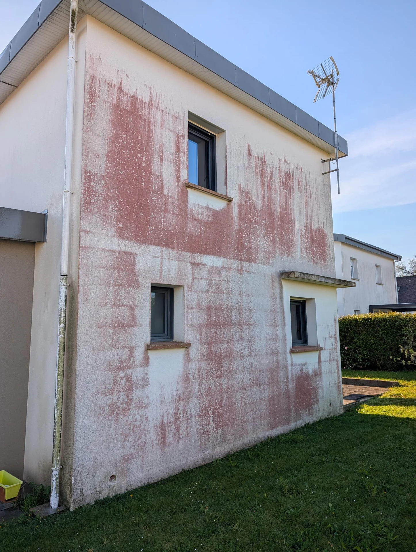 Nettoyage de façade avant nettoyage — chantier 1, tout le Finistère