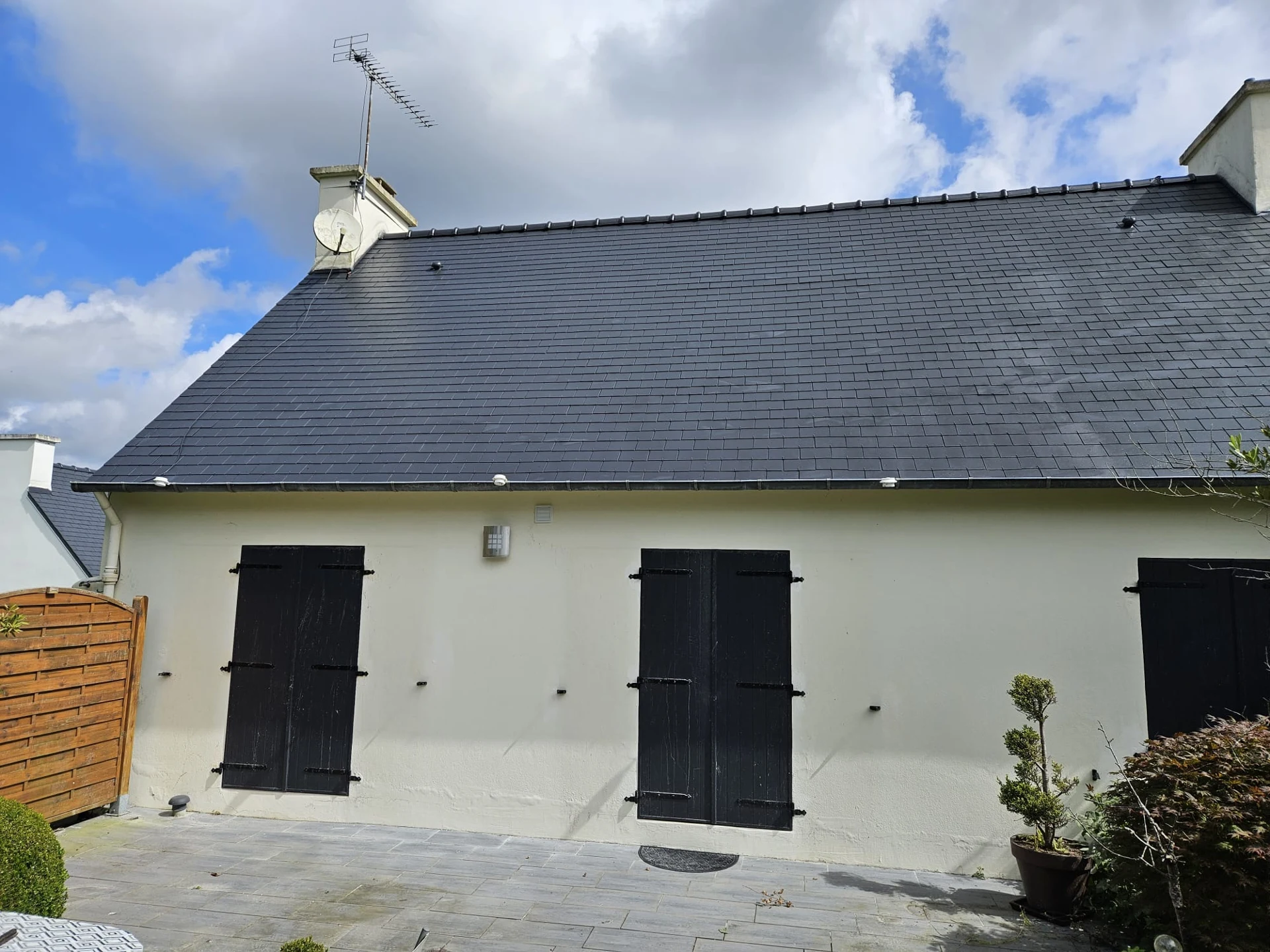 Toiture de maison après résine colorée — chantier 2, Finistère sud